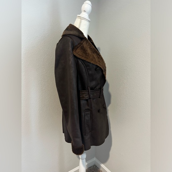 Davinchy Faux Shearling Winter Coat - Picture 2 of 11